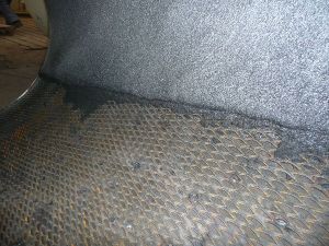 Detail antiabrazivní výstelky z materiálu Tribet